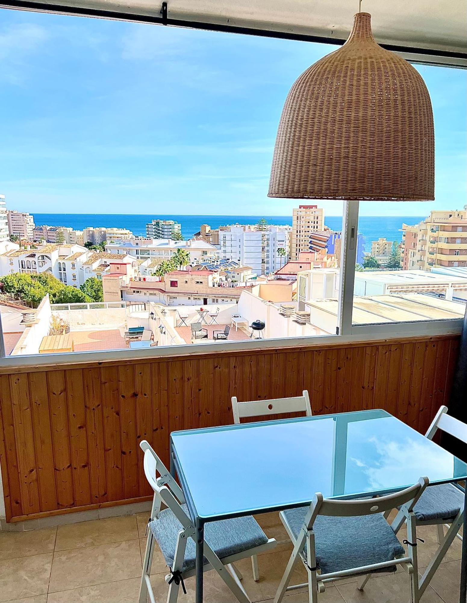 Cozy Fuengirola Apartment With Sea View & Pool Exteriör bild