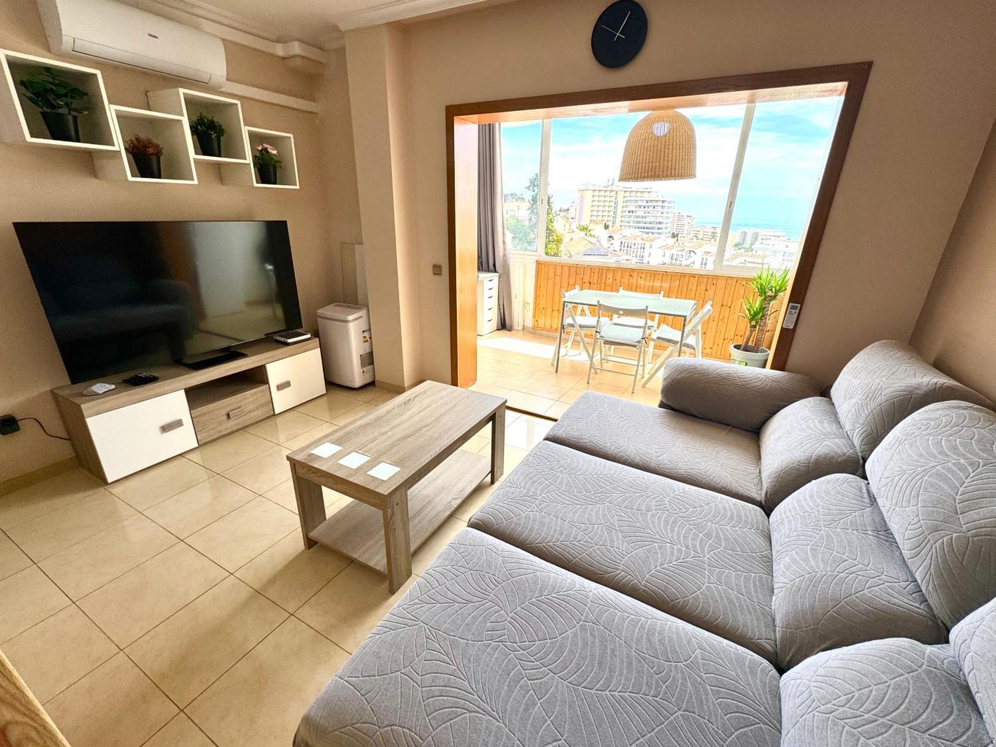 Cozy Fuengirola Apartment With Sea View & Pool Exteriör bild